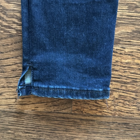 Abercrombie High Waisted Ankle Jean - Picture 3 of 3